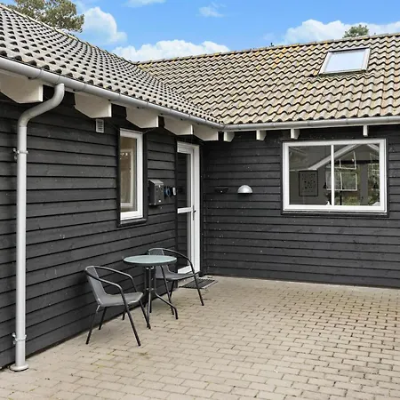 Pet Friendly In With Kitchen * Neksø